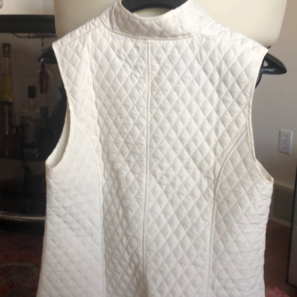 Never worn quilted vest - Picture 3 of 4